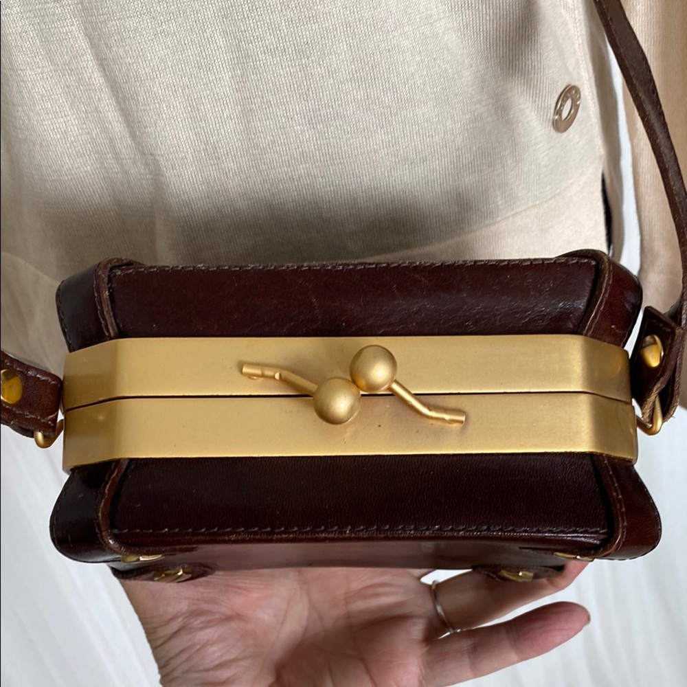 KENO by RO -EL Elegant Brown and Gold Box Crossbody 100% leather Handbag - Picture 7 of 16